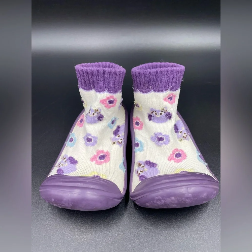 White/purple skidders size 6 toddler walking sock shoes